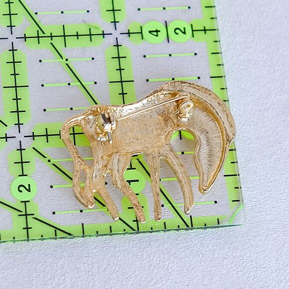 Vintage Gold Tone Zebra Brooch Abstract Safari Style Animal Pin Textured - Picture 4 of 4